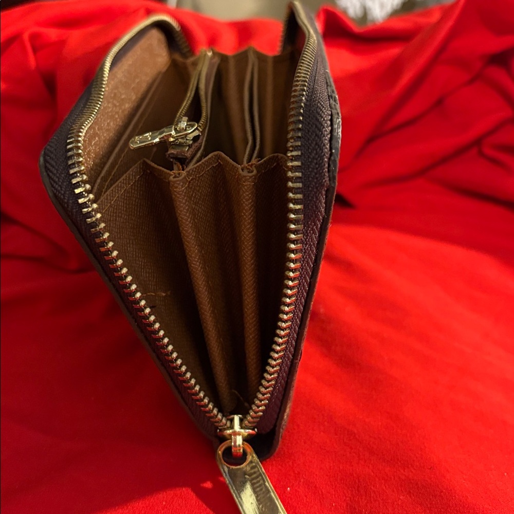 Wallet - Picture 3 of 3
